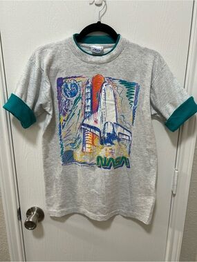 Vintage 80s/90s NASA Kennedy Space Center single stitch tee size medium